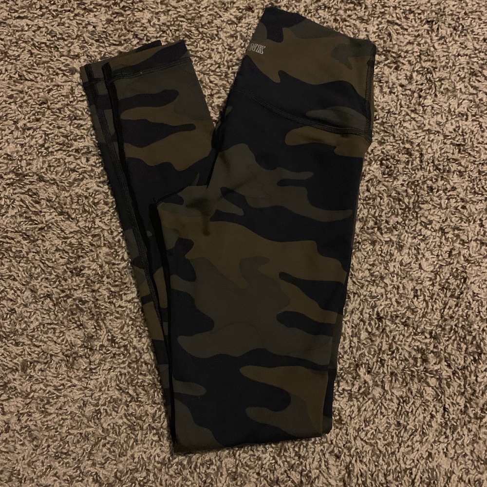 VS ultimate high waisted camo leggings size xs